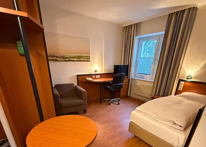 Keyless Boardinghouse